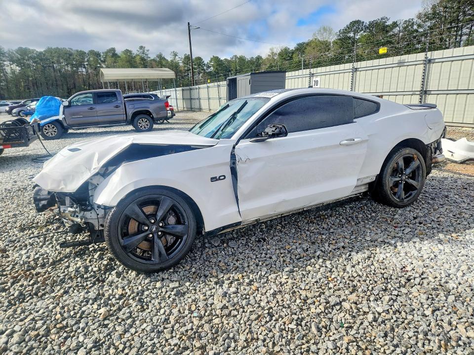 45652206 :رقم المزاد ، 1FA6P8CF7M5116931 vin ، 2021 Ford Mustang مزاد بيع