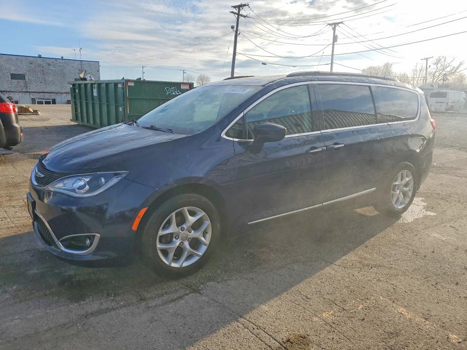46457776 :رقم المزاد ، 2C4RC1BG4HR514806 vin ، 2017 Chrysler Pacifica مزاد بيع