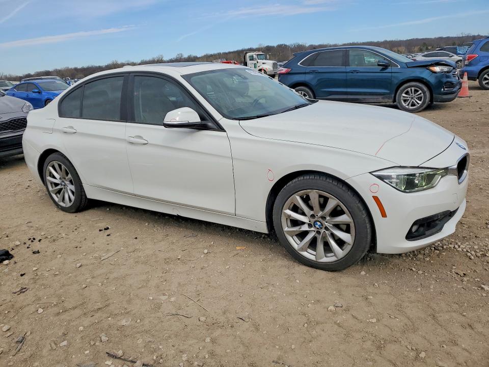 47343776 :رقم المزاد ، WBA8A3C50JA505439 vin ، 2018 Bmw 320 مزاد بيع