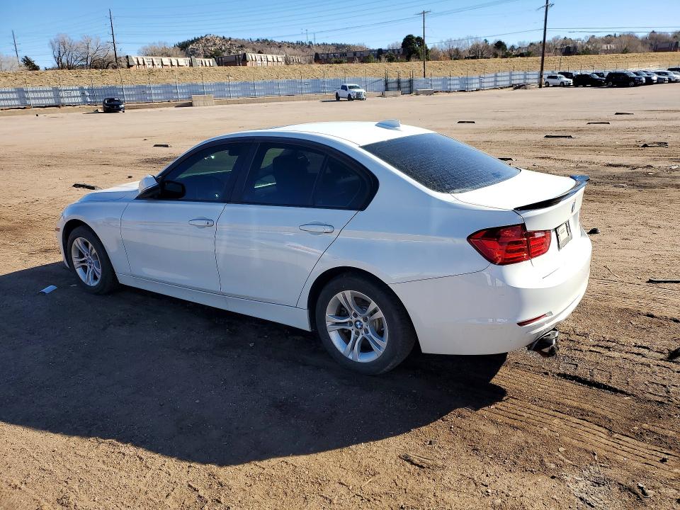 2015 Bmw 328 მანქანა იყიდება აუქციონზე, vin: WBA3B3G57FNT17695, აუქციონის ნომერი: 45596756