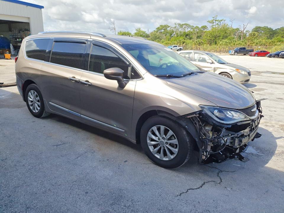 2018 Chrysler Pacifica მანქანა იყიდება აუქციონზე, vin: 2C4RC1EG1JR139443, აუქციონის ნომერი: 48156606