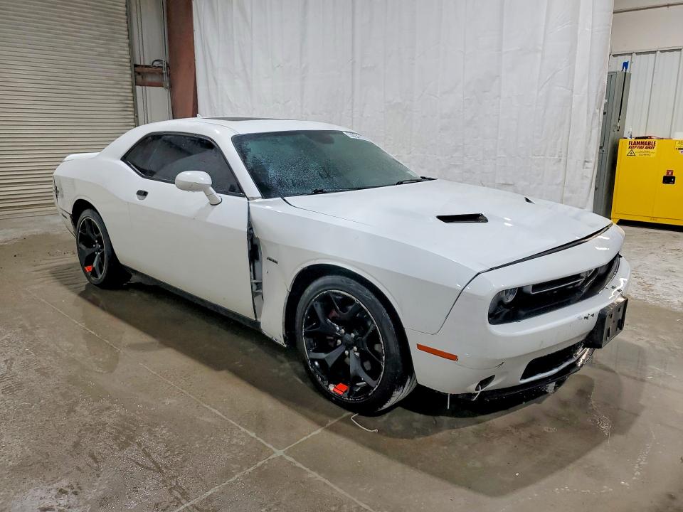 47843306 :رقم المزاد ، 2C3CDZBT4FH906271 vin ، 2015 Dodge Challenger مزاد بيع