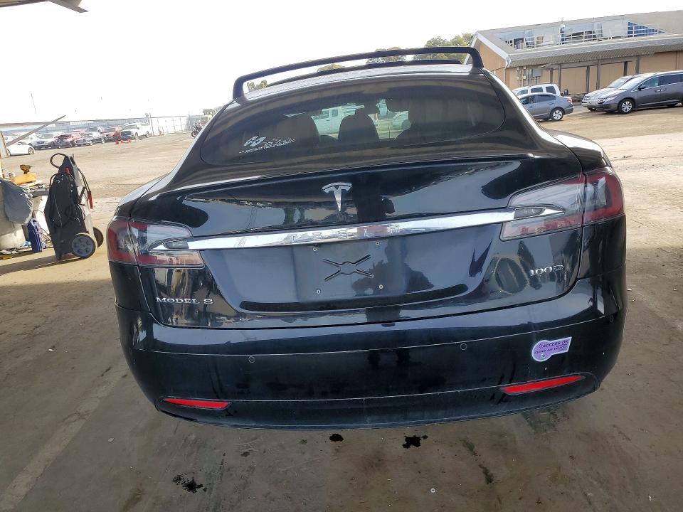 47796816 :رقم المزاد ، 5YJSA1E29HF210499 vin ، 2017 Tesla Model S مزاد بيع