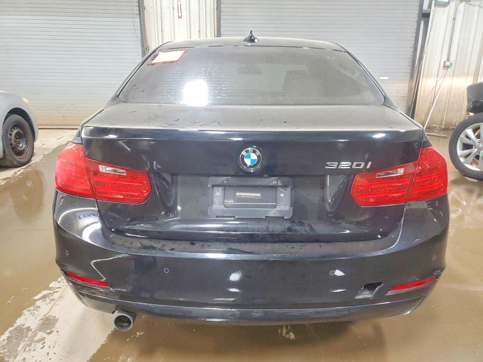 46844266 :رقم المزاد ، WBA3B1G51ENS80758 vin ، 2014 Bmw 320 مزاد بيع