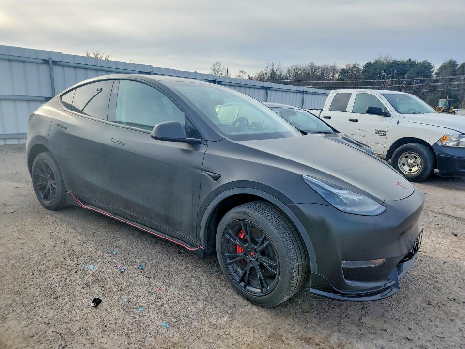 2024 Tesla Model Y მანქანა იყიდება აუქციონზე, vin: 7SAYGDEEXRA262097, აუქციონის ნომერი: 79130035