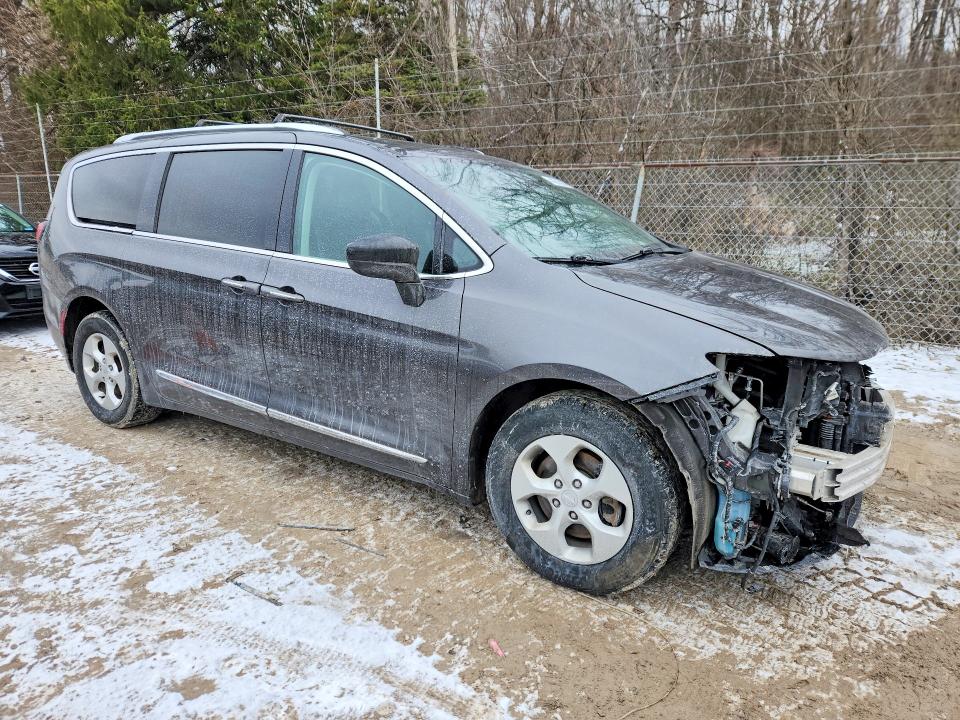 2017 Chrysler Pacifica მანქანა იყიდება აუქციონზე, vin: 2C4RC1EG1HR727322, აუქციონის ნომერი: 46616966