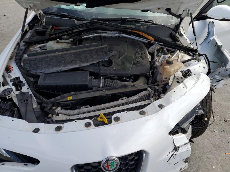 54024976 :رقم المزاد ، ZARFAEBN3H7535619 vin ، 2017 Alfa Romeo Giulia مزاد بيع