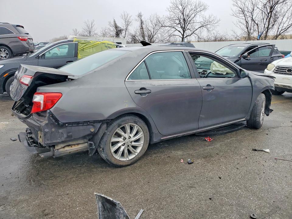 79122705 :رقم المزاد ، 4T4BF1FK2ER417952 vin ، 2014 Toyota Camry مزاد بيع