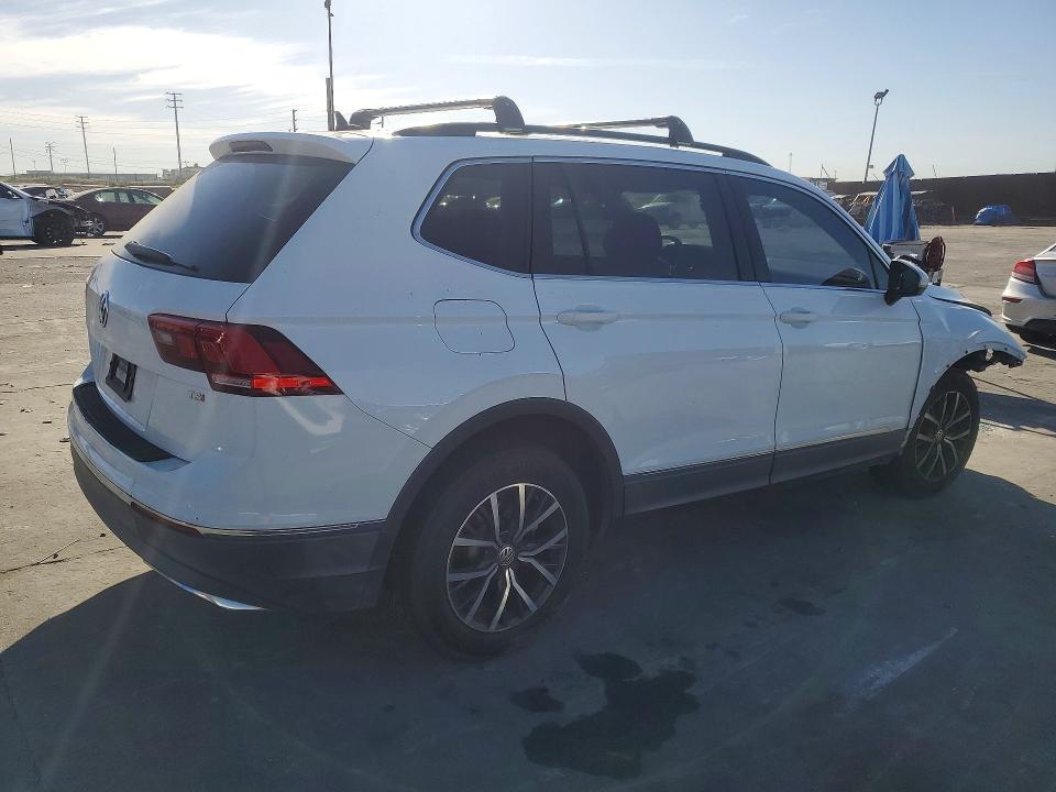 41584876 :رقم المزاد ، 3VV3B7AX4JM214677 vin ، 2018 Volkswagen Tiguan مزاد بيع