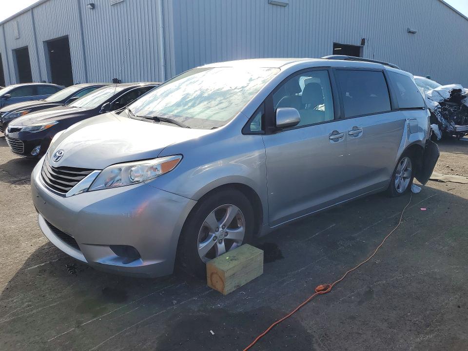 2014 Toyota Sienna მანქანა იყიდება აუქციონზე, vin: 5TDKK3DC2ES417598, აუქციონის ნომერი: 41868536