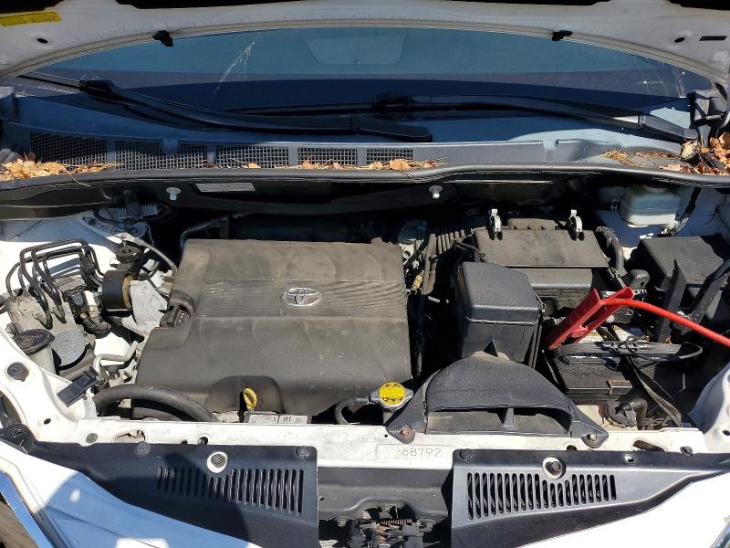 45671766 :رقم المزاد ، 5TDKK3DC7FS561729 vin ، 2015 Toyota Sienna مزاد بيع