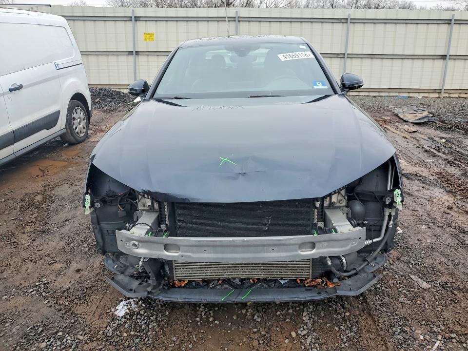 Продажа на аукционе авто 2018 Audi A4, vin: WAUENAF46JA232330, номер лота: 41659116
