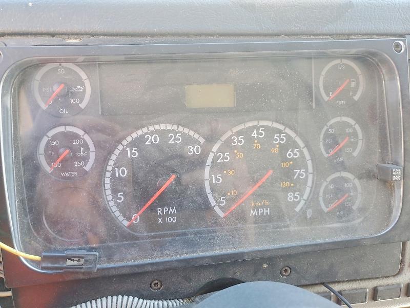 Продажа на аукционе авто 2001 Freigliner Medium Conventional, vin: 1FVABSAK11HH98383, номер лота: 51323596