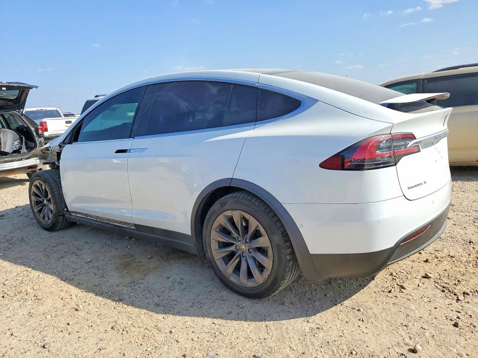 2018 Tesla Model X მანქანა იყიდება აუქციონზე, vin: 5YJXCAE29JF099944, აუქციონის ნომერი: 79370305
