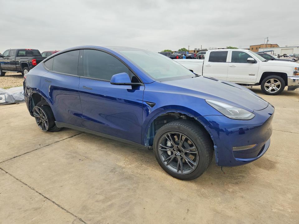 2024 Tesla Model Y მანქანა იყიდება აუქციონზე, vin: 7SAYGDED1RA321299, აუქციონის ნომერი: 47699726