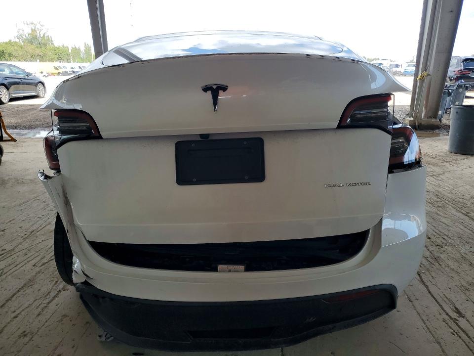 Продажа на аукционе авто 2024 Tesla Model Y, vin: 7SAYGDEEXRA263976, номер лота: 79632745