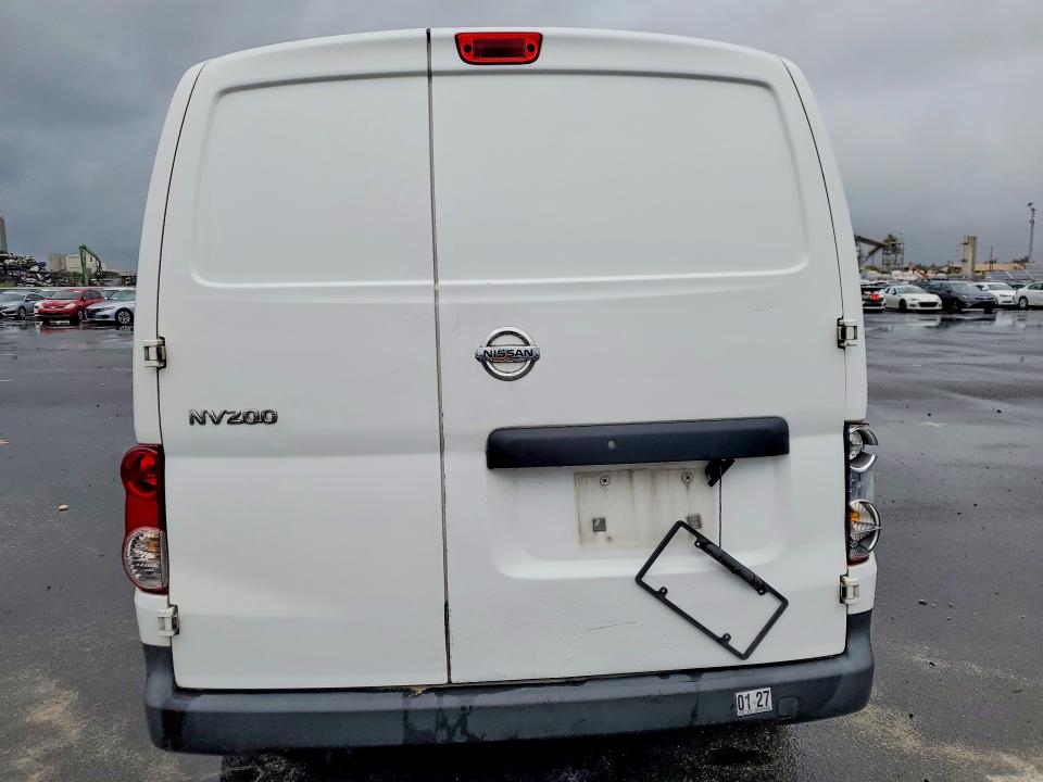 79428305 :رقم المزاد ، 3N6CM0KN2FK731392 vin ، 2015 Niss Nv200 مزاد بيع