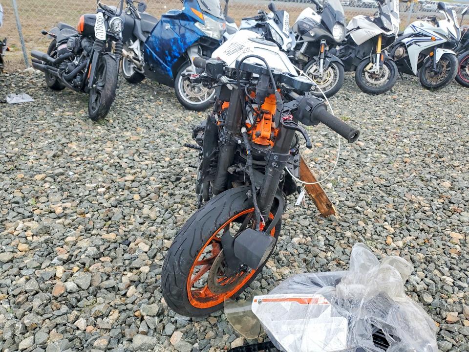 48173406 :رقم المزاد ، MD2JYJ404FC215590 vin ، 2015 Ktm 390 مزاد بيع
