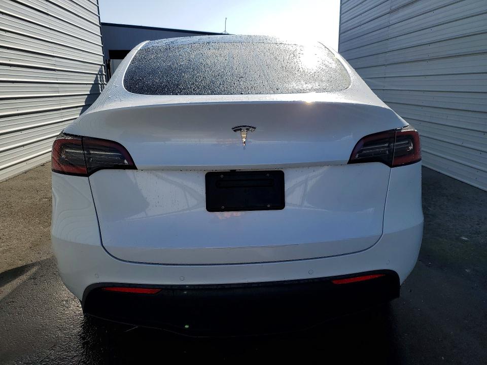 46734816 :رقم المزاد ، 5YJYGDED5MF132860 vin ، 2021 Tesla Model Y مزاد بيع