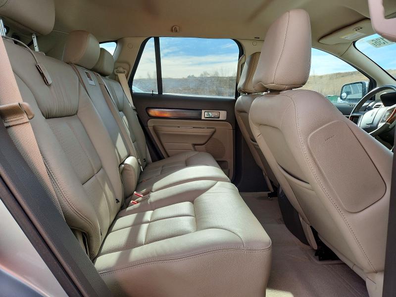 2007 Lincoln Townhouse Mkx მანქანა იყიდება აუქციონზე, vin: 2LMDU88C27BJ24945, აუქციონის ნომერი: 45820136