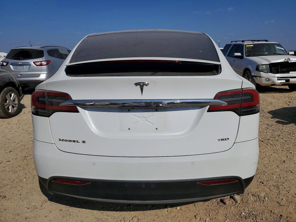2018 Tesla Model X მანქანა იყიდება აუქციონზე, vin: 5YJXCAE29JF099944, აუქციონის ნომერი: 79370305