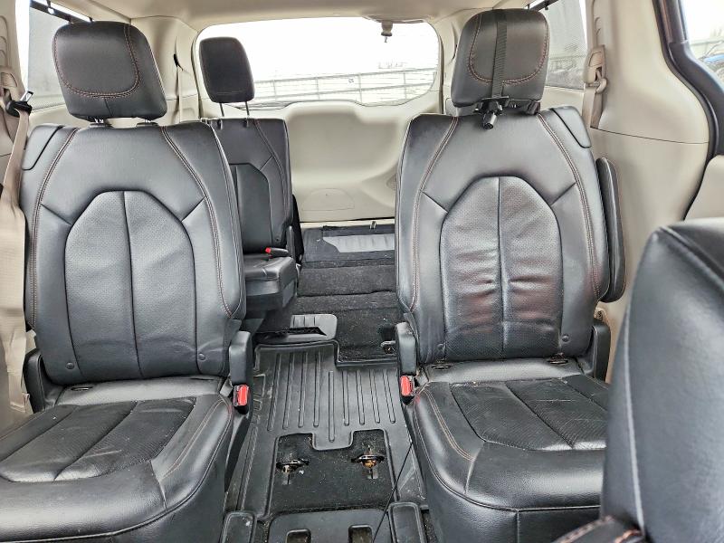 47907516 :رقم المزاد ، 2C4RC1EG9HR782195 vin ، 2017 Chrysler Pacifica مزاد بيع
