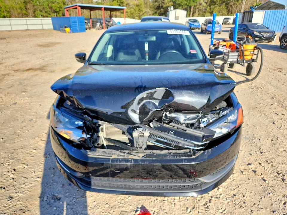 41704566 :رقم المزاد ، 1VWBH7A31EC015676 vin ، 2014 Volkswagen Passat مزاد بيع