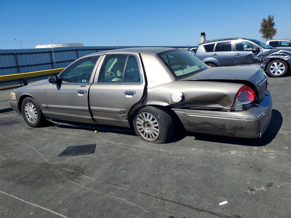 2006 Mercury Grand Marquis მანქანა იყიდება აუქციონზე, vin: 2MEFM75W96X619323, აუქციონის ნომერი: 46951376