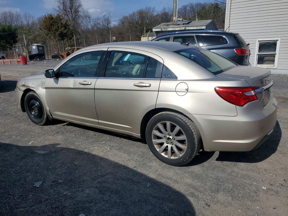 47213516 :رقم المزاد ، 1C3CCBBB0DN651852 vin ، 2013 Chrysler 200 مزاد بيع