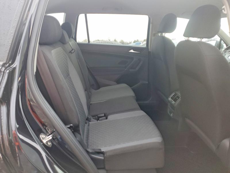 Продажа на аукционе авто 2018 Volkswagen Tiguan, vin: 3VV0B7AX6JM209015, номер лота: 46683216