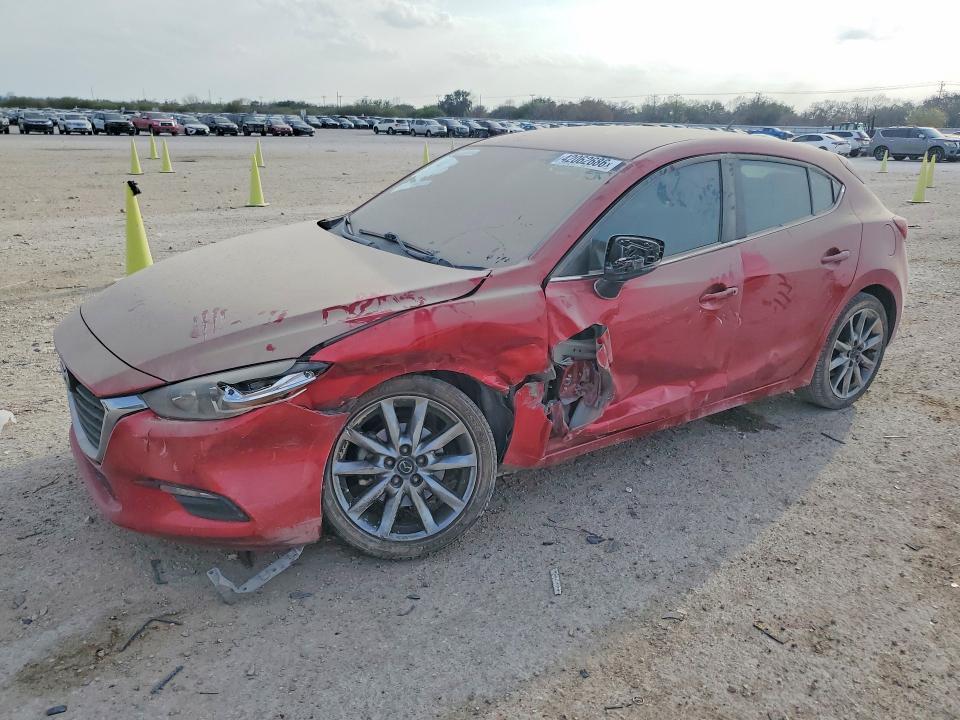 Auction sale of the 2018 Mazda 3, vin: 3MZBN1L39JM209500, lot number: 42062686