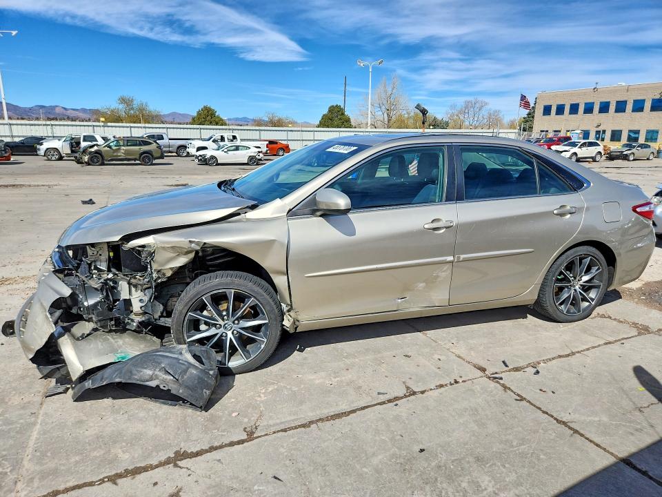 2015 Toyota Camry მანქანა იყიდება აუქციონზე, vin: 4T1BK1FK9FU561425, აუქციონის ნომერი: 46578706