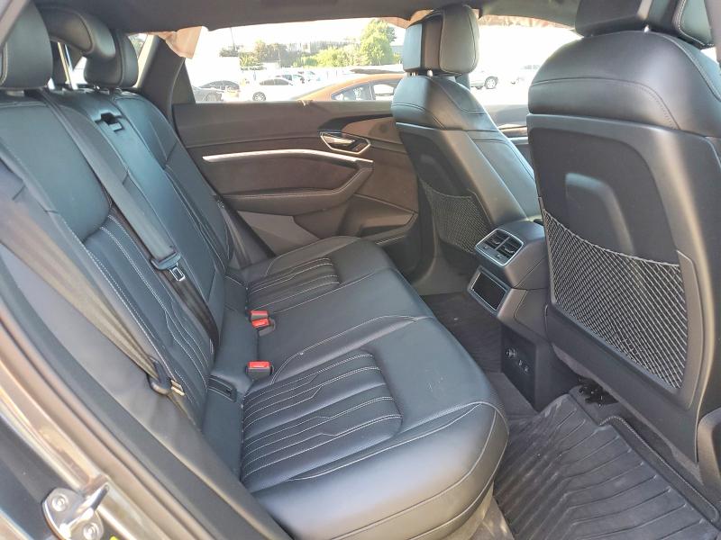 Продажа на аукционе авто 2019 Audi E-tron, vin: WA1VAAGE9KB007122, номер лота: 45661376