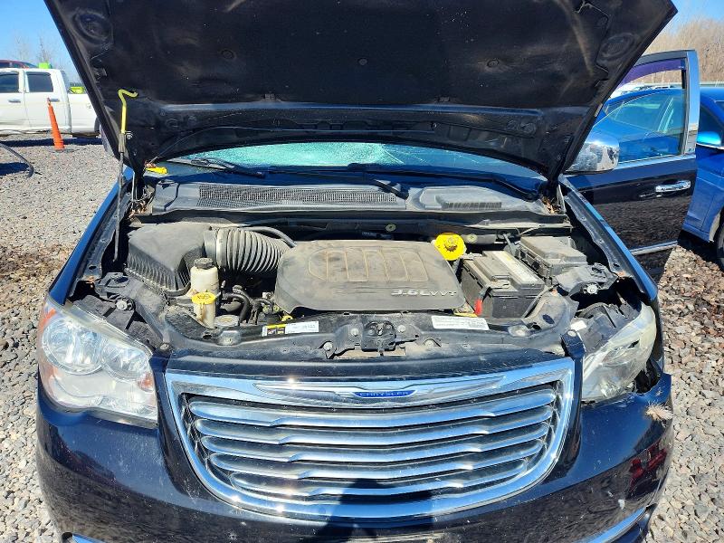 2015 Chrysler Town & Country მანქანა იყიდება აუქციონზე, vin: 2C4RC1BG4FR538844, აუქციონის ნომერი: 46096986