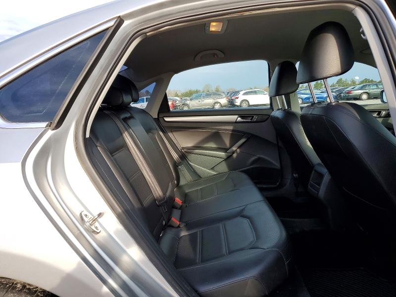 47932956 :رقم المزاد ، 1VWAT7A38FC104608 vin ، 2015 Volkswagen Passat مزاد بيع
