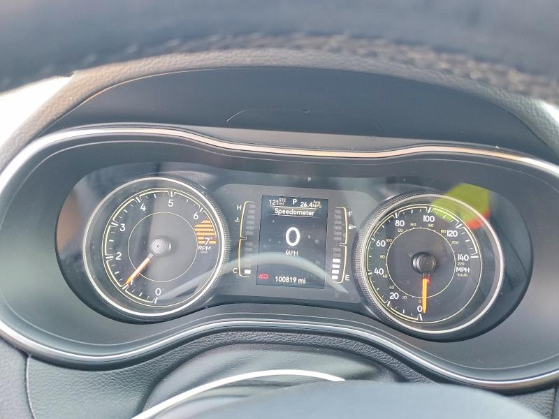 48107726 :رقم المزاد ، 1C4PJLLB9KD411676 vin ، 2019 Jeep Cherokee مزاد بيع