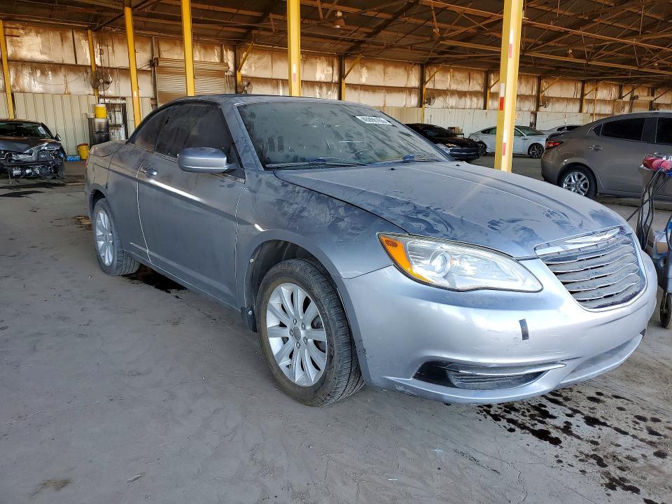 45996166 :رقم المزاد ، 1C3BCBEB1DN592334 vin ، 2013 Chrysler 200 مزاد بيع