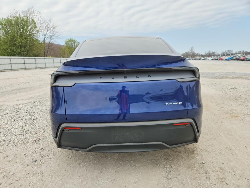 46652506 :رقم المزاد ، 7SAYGDEE6TF566831 vin ، 2026 Tesla Model Y مزاد بيع