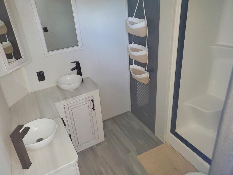 Продажа на аукционе авто 2024 Keystone Residence, vin: 4YDTREU29RW160235, номер лота: 41810956