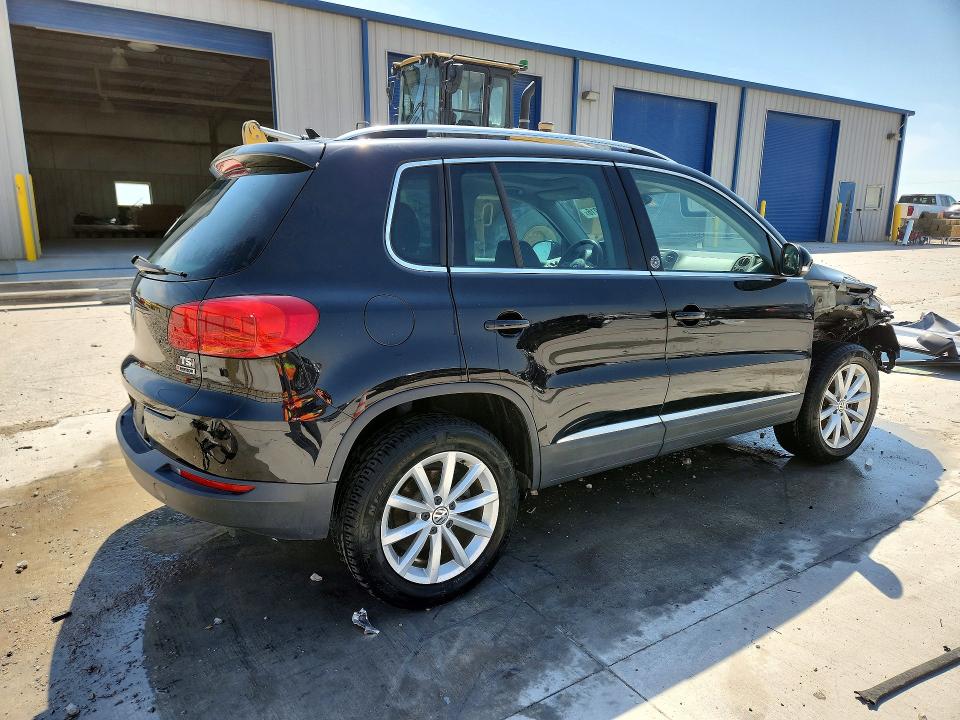 2017 Volkswagen Tiguan მანქანა იყიდება აუქციონზე, vin: WVGSV7AX6HK017637, აუქციონის ნომერი: 46690916