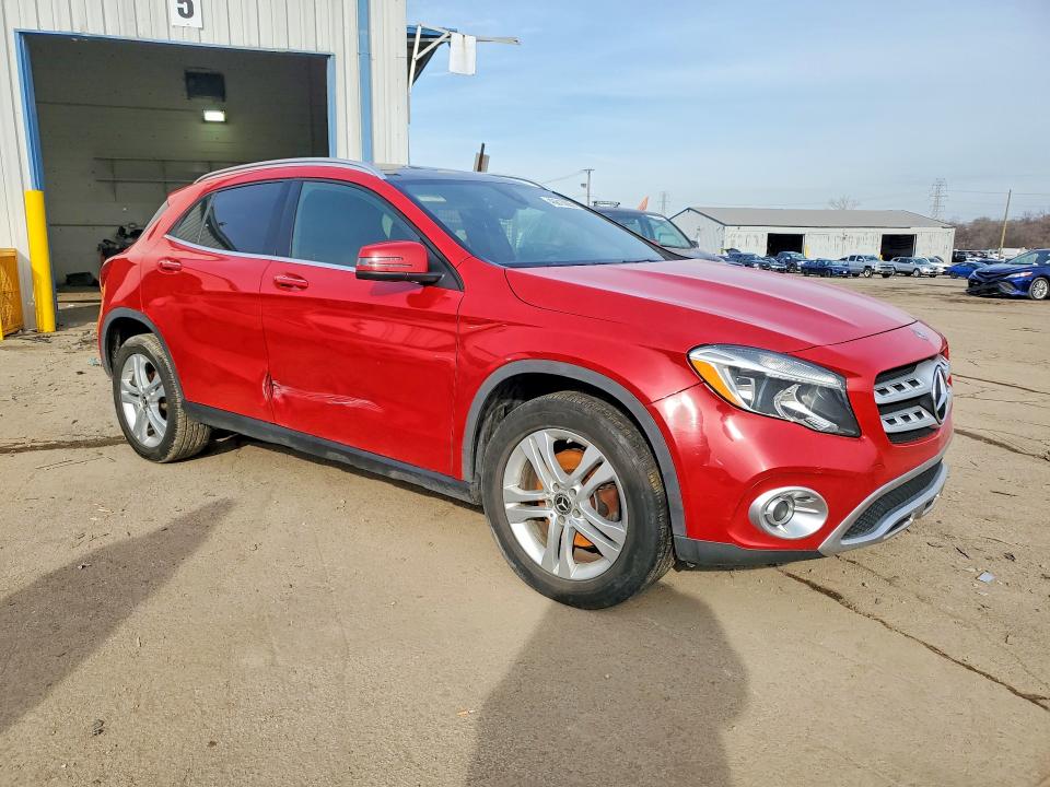 2019 Mercedes-benz Gla მანქანა იყიდება აუქციონზე, vin: WDCTG4GB8KJ586008, აუქციონის ნომერი: 46813626
