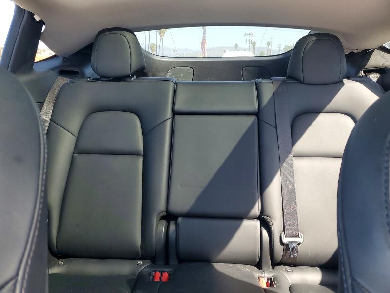 45552026 :رقم المزاد ، 5YJYGDED4MF116536 vin ، 2021 Tesla Model Y مزاد بيع