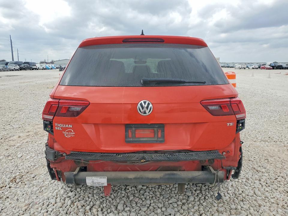 Продажа на аукционе авто 2018 Volkswagen Tiguan, vin: 3VV3B7AXXJM071007, номер лота: 41599986