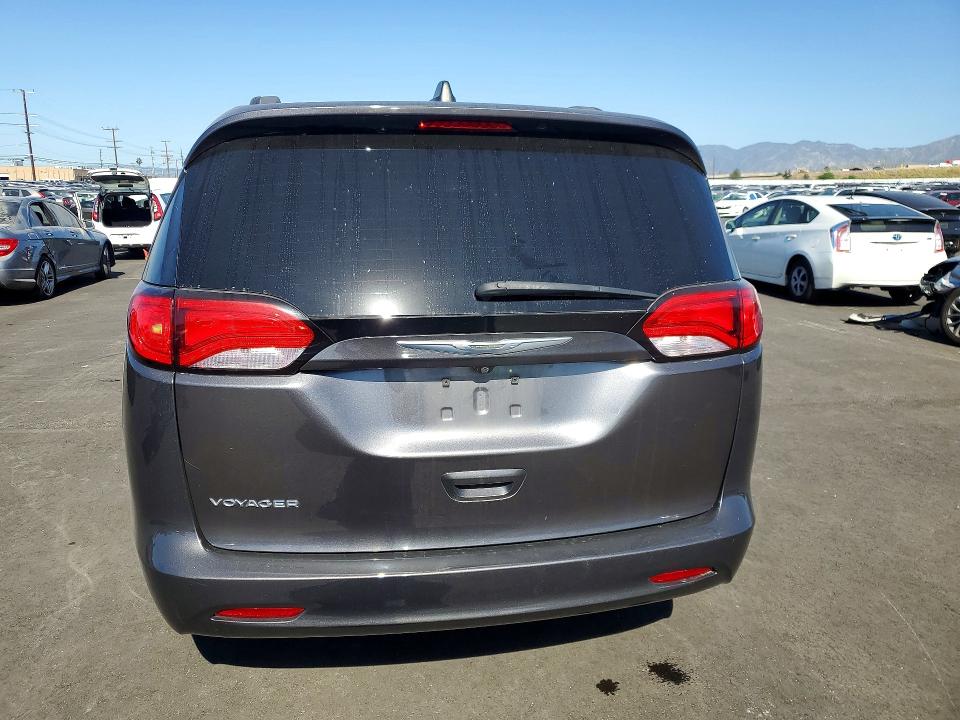 45501266 :رقم المزاد ، 2C4RC1DG8MR542762 vin ، 2021 Chrysler Voyager مزاد بيع