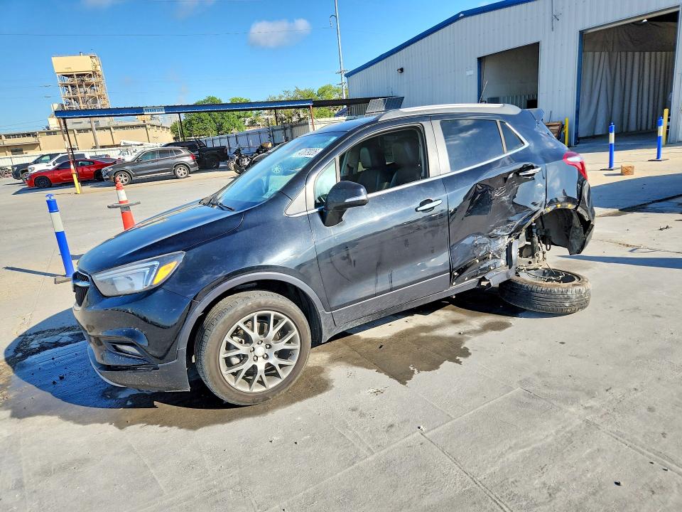 47879326 :رقم المزاد ، KL4CJ1SB5JB639490 vin ، 2018 Buick Encore مزاد بيع