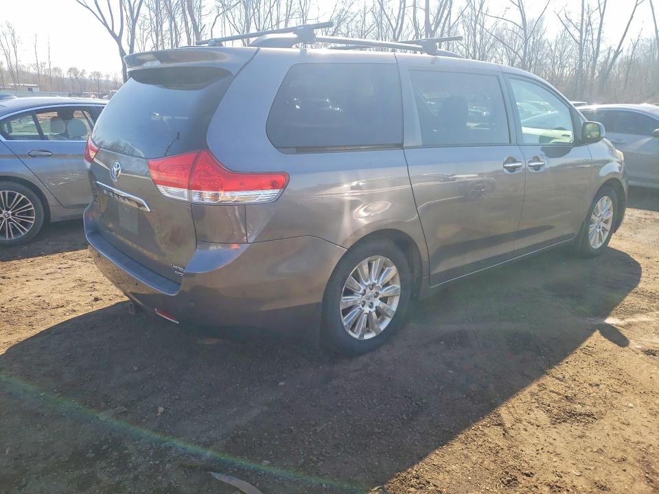 Продажа на аукционе авто 2011 Toyota Sienna, vin: 5TDDK3DCXBS023674, номер лота: 47523786