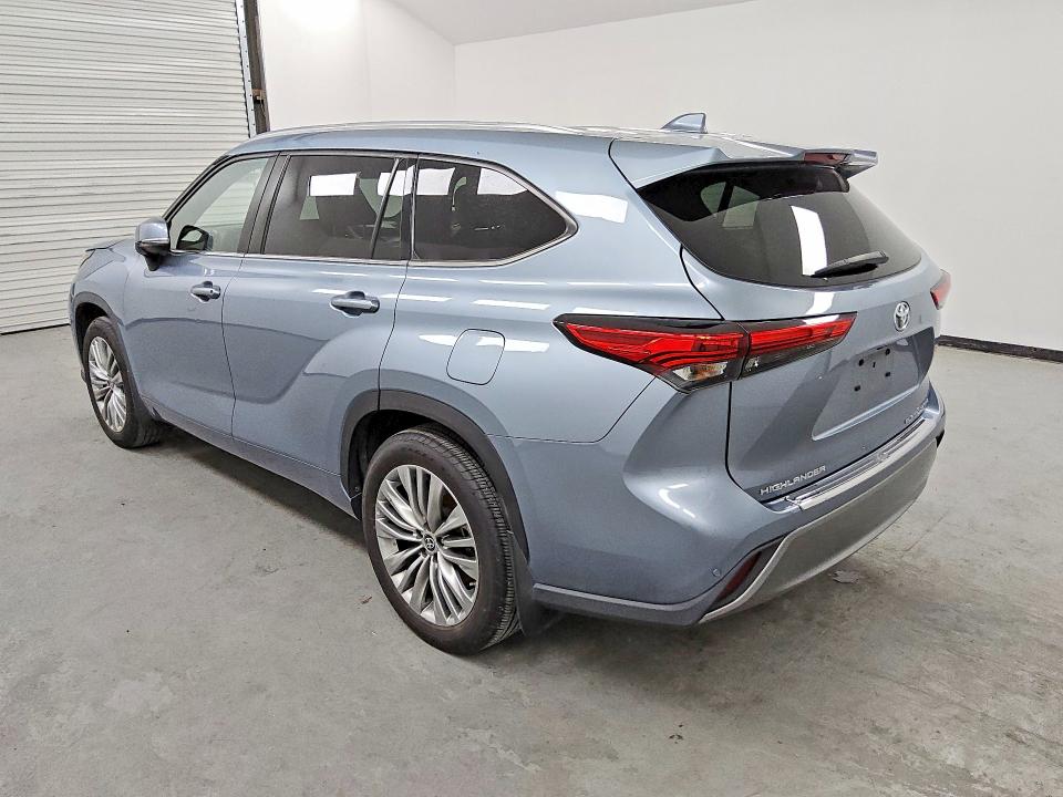 76465285 :رقم المزاد ، 5TDFZRBH1NS215737 vin ، 2022 Toyota Highlander مزاد بيع