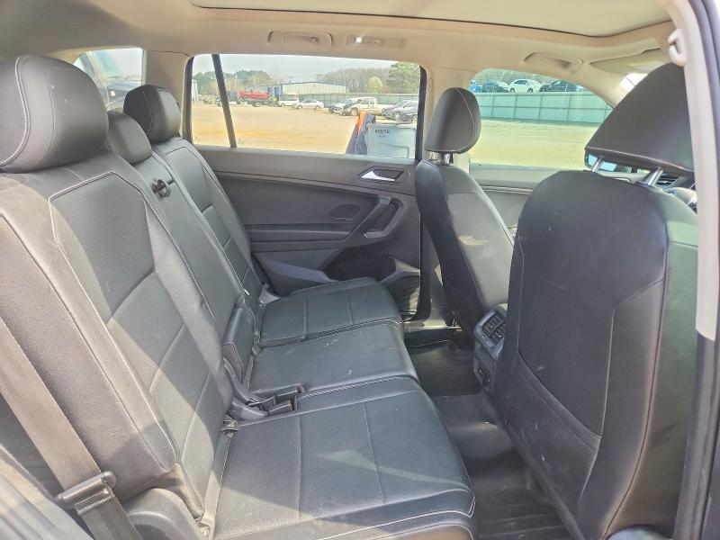 79610135 :رقم المزاد ، 3VV3B7AX5MM015982 vin ، 2021 Volkswagen Tiguan مزاد بيع