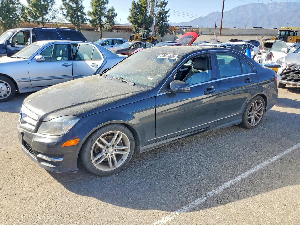 79638465 :رقم المزاد ، WDDGF4HB7DR255293 vin ، 2013 Mercedes-benz C مزاد بيع