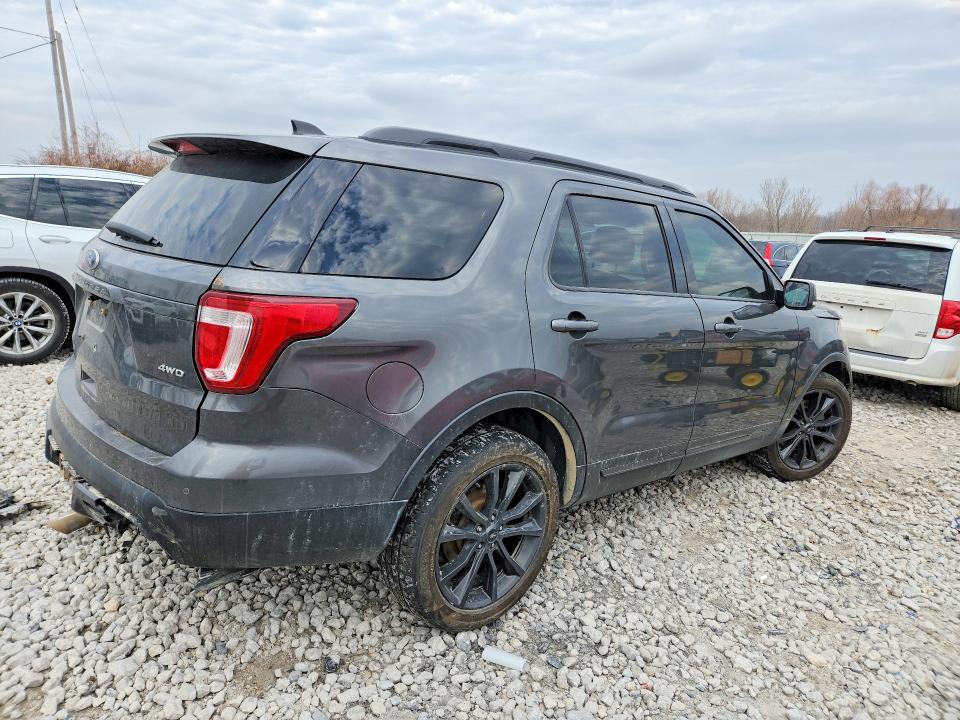 47084956 :رقم المزاد ، 1FM5K8D85HGE35786 vin ، 2017 Ford Explorer مزاد بيع